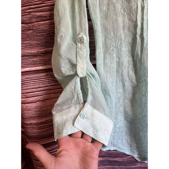 Chicos Top Size 0 Kandyce Button Front Shirt Details Embroidered Sheer Small - Picture 6 of 8